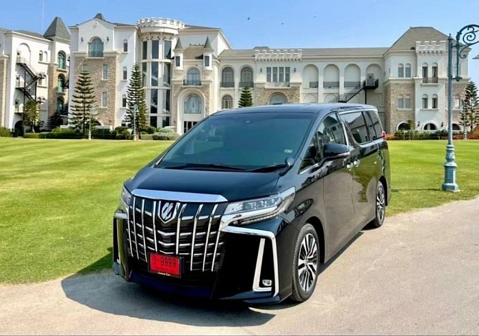 รถตู้ VIP รถ Alphard